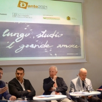 Foto Nicoloro G. 25/07/2017 Ravenna Presentazione del programma dell' edizione 2017 dell' evento ' Dante 2021 ', ricorrenza del VII centenario della morte del Sommo Poeta. Questa edizione che si svolgera' dal 13 al 17 settembre ha per titolo ' il lungo studio e il grande amore '. nella foto da sinistra Domenico De Martino, Michele de Pascale, Ernesto Giuseppe Alfieri, Antonio Patuelli e Elsa Signorino.