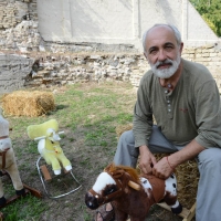 Foto Nicoloro G. 09/09/2017 Ravenna Primo raduno nazionale ' Cavalli a dondolo '. Un' iniziativa culturale e ludico-ricreativa nata per promuovere la cultura del gioco. nella foto Luigi Berardi, l' artista ideatore della manifestazione.