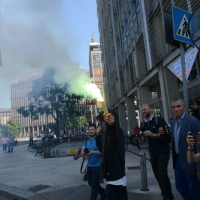 Foto Nicoloro G. 12/05/2018 Milano Riunione dei delegati negoziatori della Lega e del M5S per trovare una soluzione per il ' Contratto di Governo '. nella foto manifestazione dei Circoli sotto il Pirellone. sede dell' incontro Lega - M5S.