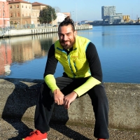 Foto Nicoloro G. 17/12/2017 Ravenna L\' atleta senza una gamba Roberto Bruzzone tentera\' un\' impresa da guinness, denominata Forrest Gamb Endurance, percorrendo 100 chilometri in 24 ore. Parte dalla Darsena della citta\' romagnola seguendo un itinerario prestabilito che lo riportera\' a Ravenna. Se dovesse andare a buon fine quest\' impresa si aggiungera\' ad altre gia\' compiute tra le quali spiccano l\' ascesa del monte Aconcagua, la traversata del deserto della Namibia, la traversata dal Peru\' alla Bolivia. nella foto Roberto Bruzzone.