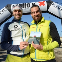 Foto Nicoloro G. 17/12/2017 Ravenna L\' atleta senza una gamba Roberto Bruzzone tentera\' un\' impresa da guinness, denominata Forrest Gamb Endurance, percorrendo 100 chilometri in 24 ore. Parte dalla Darsena della citta\' romagnola seguendo un itinerario prestabilito che lo riportera\' a Ravenna. Se dovesse andare a buon fine quest\' impresa si aggiungera\' ad altre gia\' compiute tra le quali spiccano l\' ascesa del monte Aconcagua, la traversata del deserto della Namibia, la traversata dal Peru\' alla Bolivia. nella foto l\' atleta Roberto Bruzzone, a destra, con il suo preparatore Alessio Alfier.