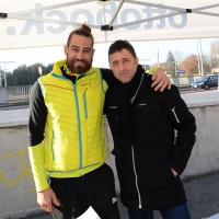 Foto Nicoloro G. 17/12/2017 Ravenna L\' atleta senza una gamba Roberto Bruzzone tentera\' un\' impresa da guinness, denominata Forrest Gamb Endurance, percorrendo 100 chilometri in 24 ore. Parte dalla Darsena della citta\' romagnola seguendo un itinerario prestabilito che lo riportera\' a Ravenna. Se dovesse andare a buon fine quest\' impresa si aggiungera\' ad altre gia\' compiute tra le quali spiccano l\' ascesa del monte Aconcagua, la traversata del deserto della Namibia, la traversata dal Peru\' alla Bolivia. nella foto l\' atleta Roberto Bruzzone con l\' assessore Roberto Fagnani.