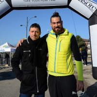 Foto Nicoloro G. 17/12/2017 Ravenna L\' atleta senza una gamba Roberto Bruzzone tentera\' un\' impresa da guinness, denominata Forrest Gamb Endurance, percorrendo 100 chilometri in 24 ore. Parte dalla Darsena della citta\' romagnola seguendo un itinerario prestabilito che lo riportera\' a Ravenna. Se dovesse andare a buon fine quest\' impresa si aggiungera\' ad altre gia\' compiute tra le quali spiccano l\' ascesa del monte Aconcagua, la traversata del deserto della Namibia, la traversata dal Peru\' alla Bolivia. nella foto l\' atleta Roberto Bruzzone con l\' assessore Roberto Fagnani.