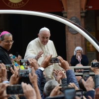 Foto Nicoloro G. 01/10/2017 Cesena ( Forli\'-Cesena ) Visita di papa Francesco a Cesena. nella foto Papa Francesco al suo arrico nella piazza di Cesena.