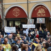 Foto Nicoloro G. 01/10/2017 Cesena ( Forli'-Cesena ) Visita di papa Francesco a Cesena. nella foto alcuni cartelli esposti in piazza.