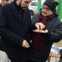 Foto Nicoloro G. 05/01/2019 Ravenna In vista delle primarie del PD l\' ex segretario nazionale incontra simpatizzanti e iscritti. nella foto l\' ex segretario nazionale PD Maurizio Martina alle prese con dei pasticcini.