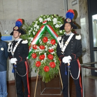 Foto Nicoloro G. 02/08/2016 Bologna, Trentaseiesimo anniversario della strage alla stazione di Bologna. nella foto La corona del Presidente della Repubblica.
