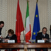 Foto Nicoloro G.   23/02/2015   Milano    Firmato l' accordo sullo scambio d' informazioni tra i ministri di Economia e Finanze di Italia e Svizzera. nella il ministro svizzero Eveline Widmer-Schlumpf e il ministro italiano Pier Carlo Padoan all' atto della firma.