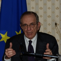 Foto Nicoloro G.   23/02/2015   Milano    Firmato l' accordo sullo scambio d' informazioni tra i ministri di Economia e Finanze di Italia e Svizzera. nella foto il ministro Pier Carlo Padoan.