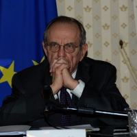 Foto Nicoloro G.   23/02/2015   Milano    Firmato l' accordo sullo scambio d' informazioni tra i ministri di Economia e Finanze di Italia e Svizzera. nella foto il ministro Pier Carlo Padoan.