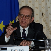 Foto Nicoloro G.   23/02/2015   Milano    Firmato l\' accordo sullo scambio d\' informazioni tra i ministri di Economia e Finanze di Italia e Svizzera. nella foto il ministro Pier Carlo Padoan.