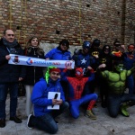 Foto Nicoloro G...14/12/2024   Ravenna   Le due associazioni di donatori volontari di sangue, quella dell' ospedale di Ravenna e l' altra della Polizia di Stato, hanno organizzato questo evento per sensibilizzare alla donazione di sangue. L' evento vede un gruppo di supereroi come Superman, Spiderman, Hulk e altri, raggiungere la vetta del campanile della basilica di San Francesco e poi calarsi in una discesa mozzafiato per la gioia dei tanti bambini presenti. Il gruppo dei supereroi acrobatici e'  una organizzazione di volontari che normalmente opera  nei reparti di pediatria degli ospedali per portare conforto e un sorriso ai bambini ricoverati. nella foto il gruppo di supereroi acrobatici
