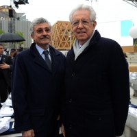 Foto Nicoloro G.   01/05/2015  Milano   Al via l' Expo Milano 2015, l' Esposizione Internazionale che l'Italia ospiterà dal primo Maggio al 31 Ottobre 2015. nella foto due ex presidenti del Consiglio Massimo D' Alema, a sinistra, e Mario Monti.