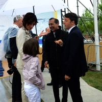 Foto Nicoloro G.   01/05/2015  Milano   Al via l' Expo Milano 2015, l' Esposizione Internazionale che l'Italia ospiterà dal primo Maggio al 31 Ottobre 2015. nella fotoda il premier Matteo Renzi con la figlia e la moglie Agnese e il Commissario Unico per l' Expo Giuseppe Sala.