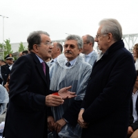 Foto Nicoloro G.   01/05/2015  Milano   Al via l' Expo Milano 2015, l' Esposizione Internazionale che l'Italia ospiterà dal primo Maggio al 31 Ottobre 2015. nella foto da sinistra tre ex premier Romano Prodi, Massimo D' Alema e Mario Monti.