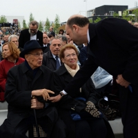 Foto Nicoloro G.   01/05/2015  Milano   Al via l' Expo Milano 2015, l' Esposizione Internazionale che l'Italia ospiterà dal primo Maggio al 31 Ottobre 2015. nella foto il ministro Angelino Alfano saluta il presidente emerito Giorgio Napolitano qui con la moglie Clio.