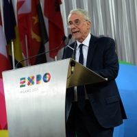 Foto Nicoloro G.   01/05/2015  Milano   Al via l\' Expo Milano 2015, l\' Esposizione Internazionale che l\'Italia ospiterà dal primo Maggio al 31 Ottobre 2015. nella foto il sindaco di Milano Giuliano Pisapia.