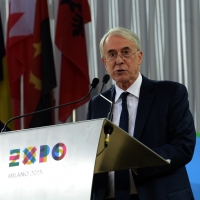 Foto Nicoloro G.   01/05/2015  Milano   Al via l' Expo Milano 2015, l' Esposizione Internazionale che l'Italia ospiterà dal primo Maggio al 31 Ottobre 2015. nella foto il sindaco di Milano Giuliano Pisapia.
