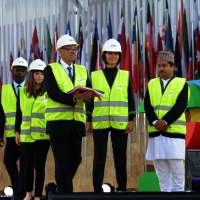 Foto Nicoloro G.   01/05/2015  Milano   Al via l\' Expo Milano 2015, l\' Esposizione Internazionale che l\'Italia ospiterà dal primo Maggio al 31 Ottobre 2015. nella foto fa il suo ingresso il Tricolore.
