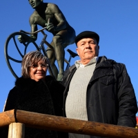 Foto Nicoloro G. 14/02/2014 Cesenatico (FC) Cerimonia di "svelatura" della statua in bronzo di Marco Pantani a dieci anni dalla morte del campione di ciclismo. nella foto i genitori del campione Paolo e Tonina Pantani.