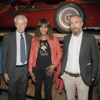 Foto Nicoloro G. 20/09/2011 Milano Inaugurato in corso Venezia, 1 il primo ” flagship store ” della Pirelli, il nuovo spazio dove moda e industria camminano insieme. nella foto Marco Tronchetti Provera – Naomi Campbell– Renato Montagner
