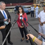 12/08/2022  Ravenna  E' approdata nel porto di Ravenna la prima nave proveniente dall' Ucraina con un carico di 15mila tonnellate di mais per uso zootecnico. nella foto da sinistra l' assessora Annagiulia Randi, l' ambasciatore Yaroslav Melnyk e il comandante della Guardia Costiera Francesco Cimmino.