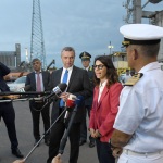 12/08/2022  Ravenna  E' approdata nel porto di Ravenna la prima nave proveniente dall' Ucraina con un carico di 15mila tonnellate di mais per uso zootecnico. nella foto da sinistra l' assessora Annagiulia Randi, l' ambasciatore Yaroslav Melnyk e il comandante della Guardia Costiera Francesco Cimmino.