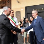12/08/2022  Ravenna  E' approdata nel porto di Ravenna la prima nave proveniente dall' Ucraina con un carico di 15mila tonnellate di mais per uso zootecnico. nella foto l' ambasciatore ucraino Yaroslav Melnyk e il vicesindaco Eugenio Fusignani.
