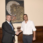 12/08/2022  Ravenna  E' approdata nel porto di Ravenna la prima nave proveniente dall' Ucraina con un carico di 15mila tonnellate di mais per uso zootecnico. nella foto a sinistra l' ambasciatore ucraino Yaroslav Melnyk e il sindaco di Ravenna Michele de Pascale.