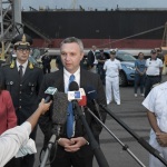 12/08/2022  Ravenna  E' approdata nel porto di Ravenna la prima nave proveniente dall' Ucraina con un carico di 15mila tonnellate di mais per uso zootecnico. nella foto da sinistra l' assessora Annagiulia Randi, l' ambasciatore Yaroslav Melnyk e il comandante della Guardia Costiera Francesco Cimmino.