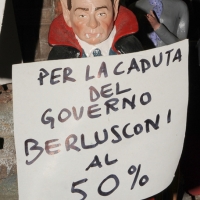 Foto Nicoloro G. 24/12/2011 Napoli E' tradizione che gli artigiani presepiali della storica Via San Gregorio Armeno creino non solo pastori e presepi ma volgano anche l' attenzione ai personaggi della cronaca per poi farne statuine. nella foto la statuina di Silvio Berlusconi