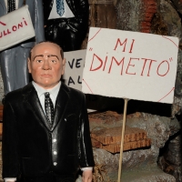 Foto Nicoloro G. 24/12/2011 Napoli E' tradizione che gli artigiani presepiali della storica Via San Gregorio Armeno creino non solo pastori e presepi ma volgano anche l' attenzione ai personaggi della cronaca per poi farne statuine. nella foto la statuina di Silvio Berlusconi