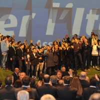 Foto Nicoloro G. 11/02/2011 Rho Fiera Milano Assemblea Costituente di " Futuro e Liberta' " che ha visto la partecipazione di delegati da tutt' Italia. nella foto Gianfranco Fini e i giovani di Generazione Italia