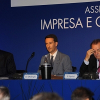 Foto Nicoloro G. 29/06/2012 Ravenna Si e’ svolta l’ annuale assemblea generale di Confindustria Ravenna alla presenza del ministro dello Sviluppo Economico, Corrado Passera, e del presidente di Confindustria, Giorgio Squinzi. nella foto Corrado Passera – Guido Ottolenghi – Giorgio Squinzi