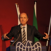 Foto Nicoloro G. 29/06/2012 Ravenna Si e’ svolta l’ annuale assemblea generale di Confindustria Ravenna alla presenza del ministro dello Sviluppo Economico, Corrado Passera, e del presidente di Confindustria, Giorgio Squinzi. nella foto Corrado Passera