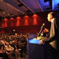 Foto Nicoloro G. 29/06/2012 Ravenna Si e’ svolta l’ annuale assemblea generale di Confindustria Ravenna alla presenza del ministro dello Sviluppo Economico, Corrado Passera, e del presidente di Confindustria, Giorgio Squinzi. nella foto Corrado Passera ed la platea dei partecipanti
