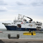 Foto Nicoloro G.   22/11/2023   Porto Corsini ( Ravenna )   La nave ong di Medici senza Frontiere \' Geo Barents \'  ha attraccato a Porto Corsini con a bordo 57 migranti salvati da un barcone di legno nella zona di Malta. I 57 migranti, 44 adulti e 13 minori tutti uomini, provenivano dal Bangladesh, da Sud Sudan, Egitto, Etiopia, Eritrea e Pakistan. nella foto la nave Geo Barents ha attraccato a Porto Corsini.