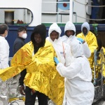 Foto Nicoloro G.   25/04/2023   Porto Corsini ( Ravenna )   E' attraccata al molo di Porto Corsini la MV Humanity 1 con a bordo 69 miigranti, di cui 39 provenienti dal Sudan, e i rimanenti da diversi paesi dell' Africa. Tra tutti si contano una sola donna e 20 minori non accompagnati. nella foto lo sbarco di alcuni migranti.