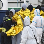Foto Nicoloro G.   25/04/2023   Porto Corsini ( Ravenna )   E' attraccata al molo di Porto Corsini la MV Humanity 1 con a bordo 69 miigranti, di cui 39 provenienti dal Sudan, e i rimanenti da diversi paesi dell' Africa. Tra tutti si contano una sola donna e 20 minori non accompagnati. nella foto lo sbarco di alcuni migranti e l' ultimo saluto ai volontari che li hanno salvati e accompagnati durante il viaggio.