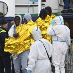 Foto Nicoloro G.   25/04/2023   Porto Corsini ( Ravenna )   E' attraccata al molo di Porto Corsini la MV Humanity 1 con a bordo 69 miigranti, di cui 39 provenienti dal Sudan, e i rimanenti da diversi paesi dell' Africa. Tra tutti si contano una sola donna e 20 minori non accompagnati. nella foto lo sbarco di alcuni migranti.