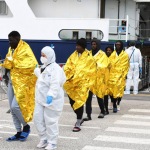 Foto Nicoloro G.   25/04/2023   Porto Corsini ( Ravenna )   E' attraccata al molo di Porto Corsini la MV Humanity 1 con a bordo 69 miigranti, di cui 39 provenienti dal Sudan, e i rimanenti da diversi paesi dell' Africa. Tra tutti si contano una sola donna e 20 minori non accompagnati. nella foto lo sbarco di alcuni migranti.