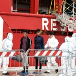 Foto Nicoloro G.     30/10/2023   Ravenna   Sbarcata a Marina di Ravenna la nave Ocean Viking con a bordo 47 migranti di cui 29 tratti in salvo al largo della Libia e 18 soccorsi durante la navigazione verso Ravenna. Tra tutti ci sono 11 minori non accompagnati di cui due saranno destinati a Matera  in una struttura del progetto FAMI. nella foto alcuni migranti appena sbarcati.
