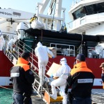 Foto Nicoloro G.   21/03/2024   Porto Corsini - Ravenna   Ha attraccato al terminal di Porto Corsini la nave Ong \' Life Support \' di Emergwncy con a bordo 71 migranti, 70 uomini, dei quali 3 minori, e 1 donna.  In particolare 61 vengono dal Bangladesh, 9 dall\' Eritrea e 1 dall\' Egitto. nella foto medici ed infermieri salgono sulla nave per i primi controlli sanitari.
