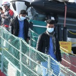 Foto Nicoloro G.   21/03/2024   Porto Corsini - Ravenna   Ha attraccato al terminal di Porto Corsini la nave Ong ' Life Support ' di Emergwncy con a bordo 71 migranti, 70 uomini, dei quali 3 minori, e 1 donna.  In particolare 61 vengono dal Bangladesh, 9 dall' Eritrea e 1 dall' Egitto. nella foto un momento dello sbarco dei migranti.