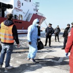 Foto Nicoloro G.   21/03/2024   Porto Corsini - Ravenna   Ha attraccato al terminal di Porto Corsini la nave Ong ' Life Support ' di Emergwncy con a bordo 71 migranti, 70 uomini, dei quali 3 minori, e 1 donna.  In particolare 61 vengono dal Bangladesh, 9 dall' Eritrea e 1 dall' Egitto. nella foto un momento dello sbarco dei migranti.