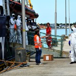 Foto Nicoloro G.   13/05/2025   Ravenna   E\' approdata nel porto di Ravenna la nave ong tedesca Humanity 1 con a bordo 125 migranti. Tra tutti anche 4 donne e circa 50 minori non accompagnati. La maggior parte provenienti dall\' Eritrea e dall\' Etiopia, ma anche dal Sudan, dall\' Efitto e dal Pakistan. Nei racconti dei migranti le testimonianze delle tante difficolta\' per sfuggire alle guerre prima e alle torture dei libici dopo. Alcuni hanno raccontato di essere stati rapiti e venduti come schiavi. nella foto un momento dello sbarco.