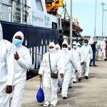 Foto Nicoloro G.   13/05/2025   Ravenna   E\' approdata nel porto di Ravenna la nave ong tedesca Humanity 1 con a bordo 125 migranti. Tra tutti anche 4 donne e circa 50 minori non accompagnati. La maggior parte provenienti dall\' Eritrea e dall\' Etiopia, ma anche dal Sudan, dall\' Efitto e dal Pakistan. Nei racconti dei migranti le testimonianze delle tante difficolta\' per sfuggire alle guerre prima e alle torture dei libici dopo. Alcuni hanno raccontato di essere stati rapiti e venduti come schiavi. nella foto un momento dello sbarco.