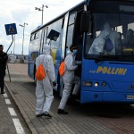 Foto Nicoloro G.   13/05/2025   Ravenna   E\' approdata nel porto di Ravenna la nave ong tedesca Humanity 1 con a bordo 125 migranti. Tra tutti anche 4 donne e circa 50 minori non accompagnati. La maggior parte provenienti dall\' Eritrea e dall\' Etiopia, ma anche dal Sudan, dall\' Efitto e dal Pakistan. Nei racconti dei migranti le testimonianze delle tante difficolta\' per sfuggire alle guerre prima e alle torture dei libici dopo. Alcuni hanno raccontato di essere stati rapiti e venduti come schiavi. nella foto i migranti con un autobus vengono trasferiti in un centro dove saranno sottoposti ad accurate visite mediche e all\' identificazione da parte della Polizia.