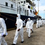 Foto Nicoloro G.   13/05/2025   Ravenna   E\' approdata nel porto di Ravenna la nave ong tedesca Humanity 1 con a bordo 125 migranti. Tra tutti anche 4 donne e circa 50 minori non accompagnati. La maggior parte provenienti dall\' Eritrea e dall\' Etiopia, ma anche dal Sudan, dall\' Efitto e dal Pakistan. Nei racconti dei migranti le testimonianze delle tante difficolta\' per sfuggire alle guerre prima e alle torture dei libici dopo. Alcuni hanno raccontato di essere stati rapiti e venduti come schiavi. nella foto un momento dello sbarco.