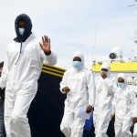 Foto Nicoloro G.   13/05/2025   Ravenna   E' approdata nel porto di Ravenna la nave ong tedesca Humanity 1 con a bordo 125 migranti. Tra tutti anche 4 donne e circa 50 minori non accompagnati. La maggior parte provenienti dall' Eritrea e dall' Etiopia, ma anche dal Sudan, dall' Efitto e dal Pakistan. Nei racconti dei migranti le testimonianze delle tante difficolta' per sfuggire alle guerre prima e alle torture dei libici dopo. Alcuni hanno raccontato di essere stati rapiti e venduti come schiavi. nella foto un momento dello sbarco.